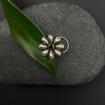 Black Flower Nose Pin